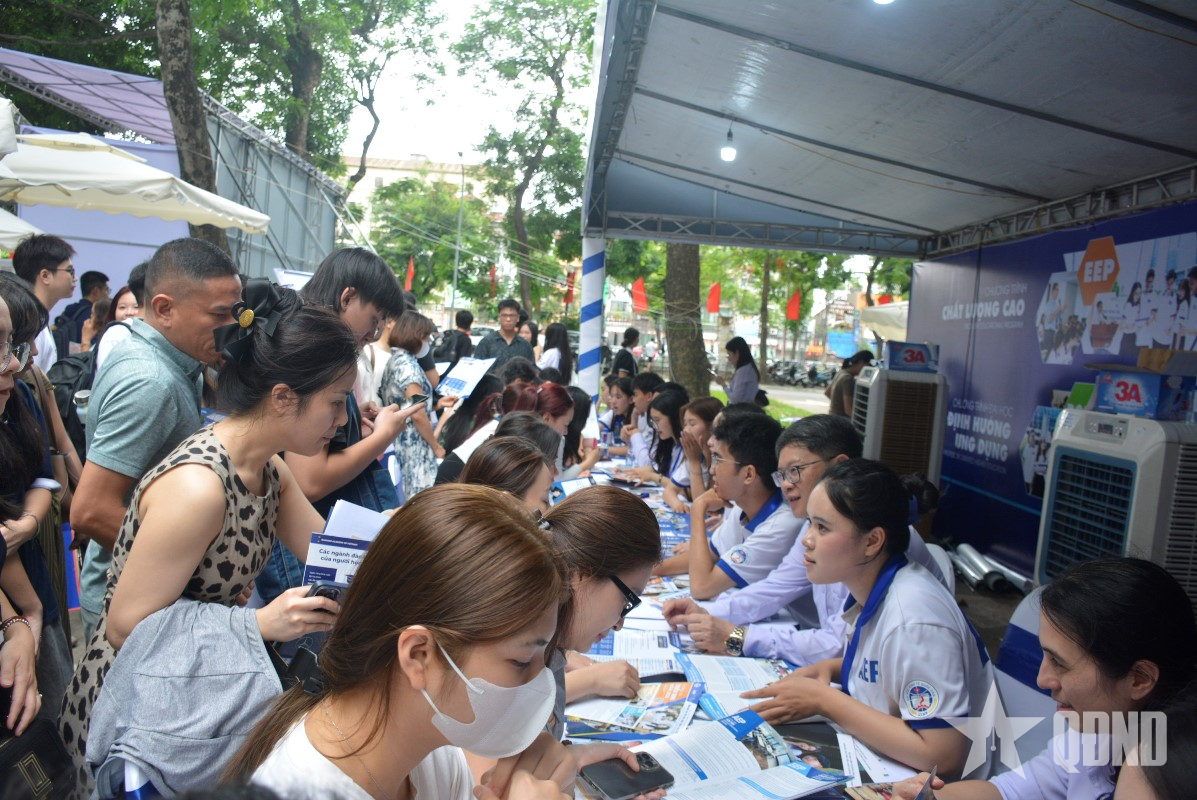 Đại học Kinh tế Quốc dân và Học viên Ngân hàng công bố điểm chuẩn

